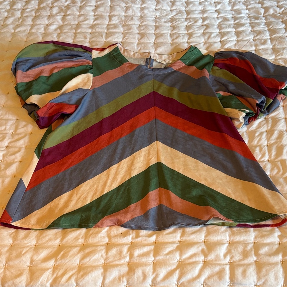 Entro Multicolor Chevron Puff Sleeve Top